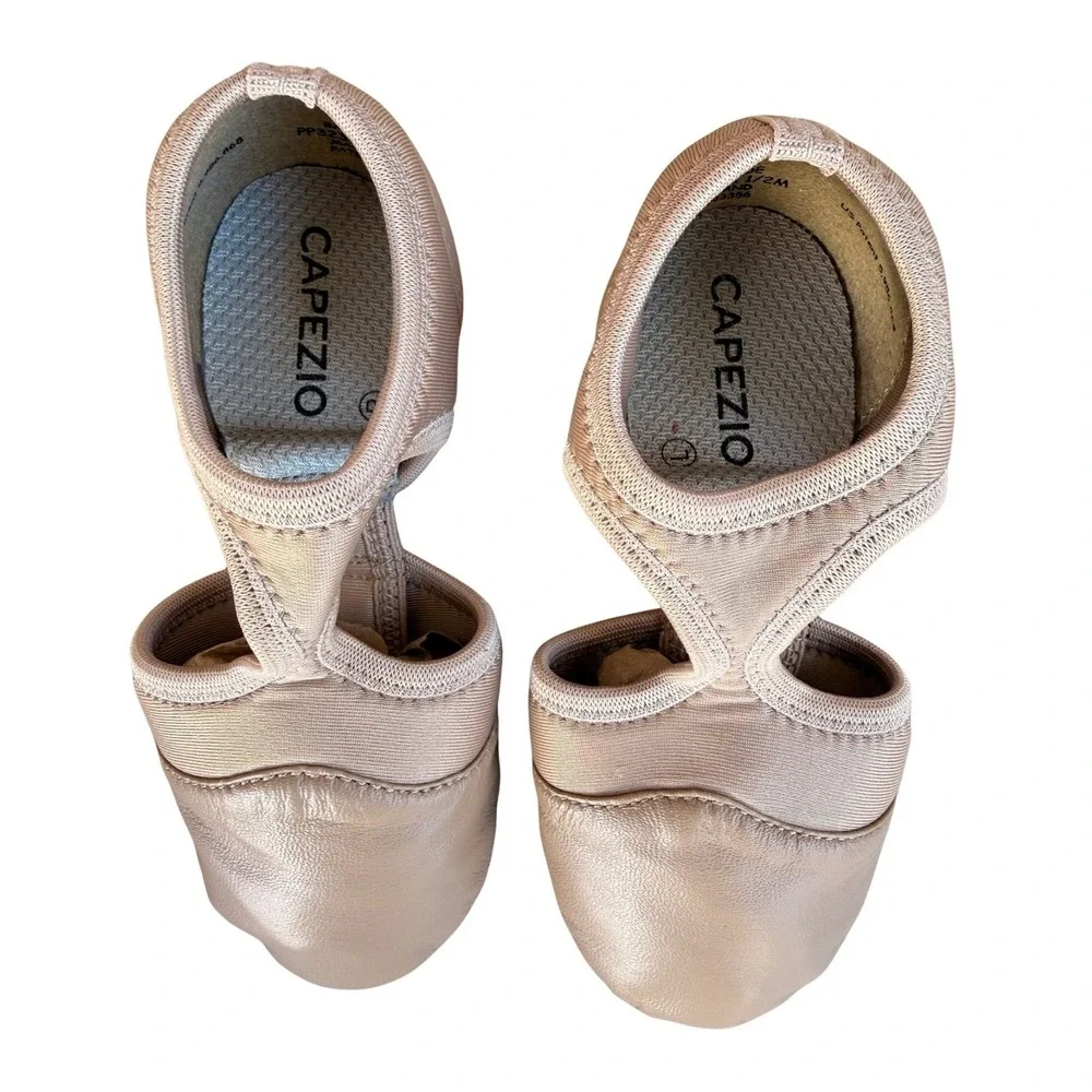 Capezio Pedini Jazz Shoes Kids Dance Shoes‎ Size 1.5 Caramel Leather Slip On